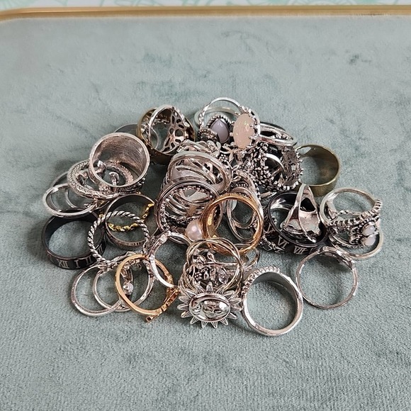 Jewelry - 50pc Ring Lot Jewelry Grabbag